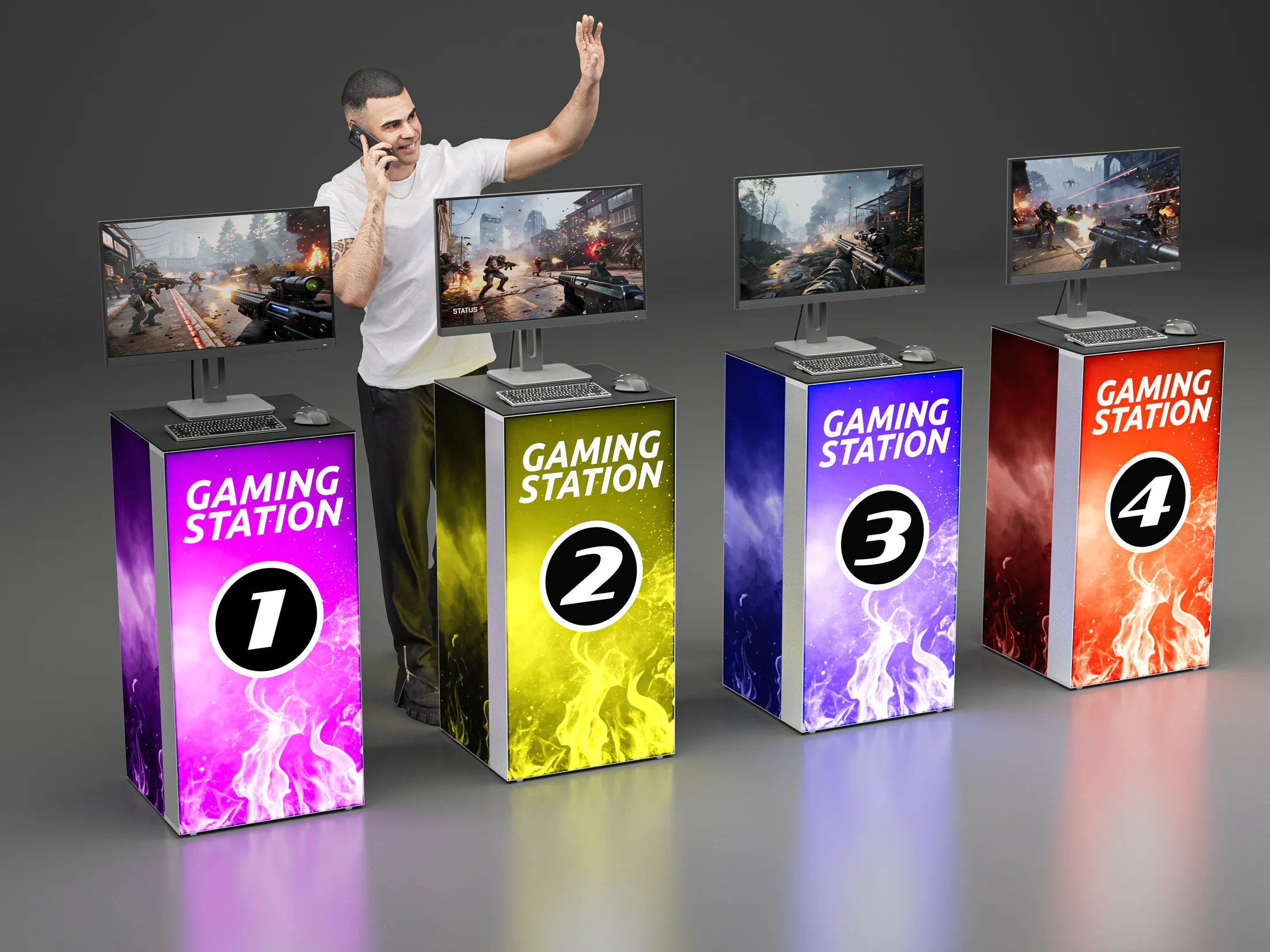 Vier Gaming-Stationen mit Monitoren und Tastaturen.