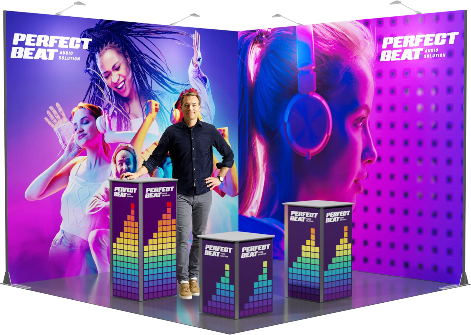 Mann steht an einem modernen Perfect Beat Audio Messestand